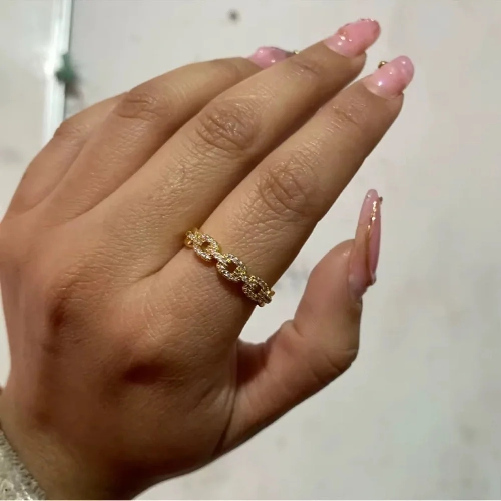Elegant Gold Link Crystal Resizable Ring
